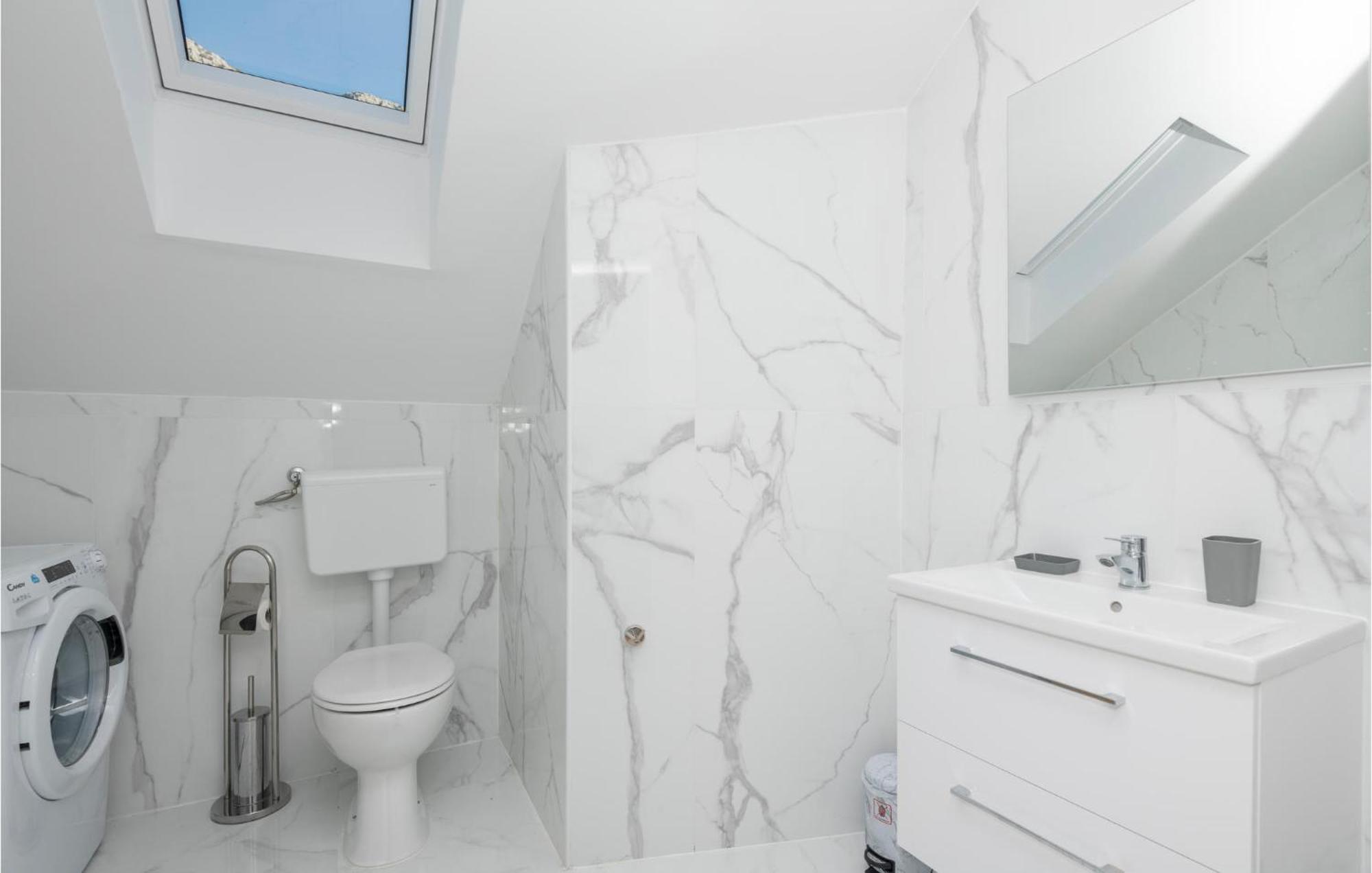 Nice Apartment In Podaca With Wi-Fi エクステリア 写真